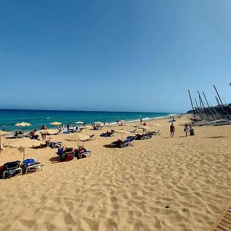 Amplio En La Playa Del Esquinzo Jandia (Fuerteventura)